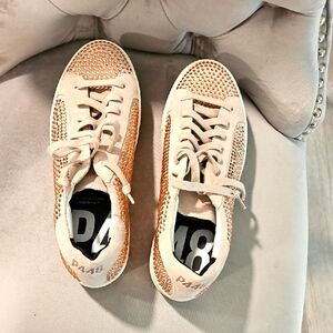 Nwot P448 WOMENS NEVER WORN PEACH / BLING SNEAKERS